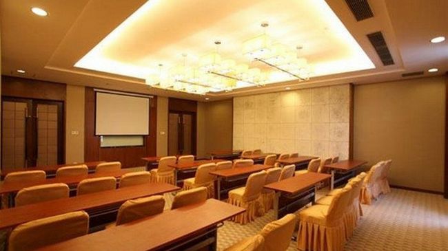 Jingyue International 4*